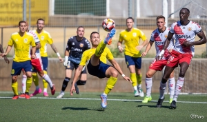 Tercera #RFEF 23-24 (Grup 5). Jornada 4. UE CASTELLDEFELS - CE L'HOSPITALET: 0-0. Fermesa defensiva per a 'frenar' el líder