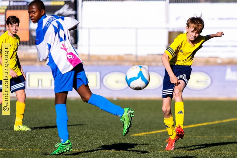 LA ACCIÓN REIVINDICATIVA FÚTBOL BASE UE CASTELLDEFELS, EN IMÁGENES