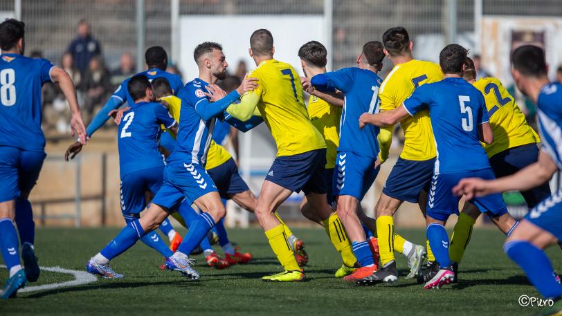 Tercera #RFEF 22-23. UE CASTELLDEFELS - CP SAN CRISTÓBAL: 1-1. S'escapen dos punts al 90' en un empat a golassos