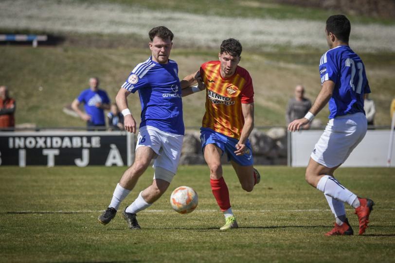 Tercera #RFEF 22-23 (Grup 5). UE TONA - UE CASTELLDEFELS: 2-1. Lluita infructuosa