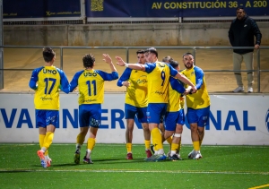 Lliga Elit 25-26. UE CASTELLDEFELS - FC VILAFRANCA: 5-1. Golejada per a tancar l'any a casa.