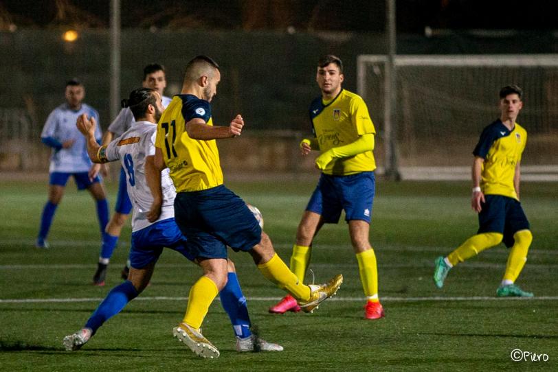 Tercera Catalana (Grup 10). Jornada 34. CF VINYETS MOLÍ-VELL - UE CASTELLDEFELS B: 2-7. Colofó amb golejada