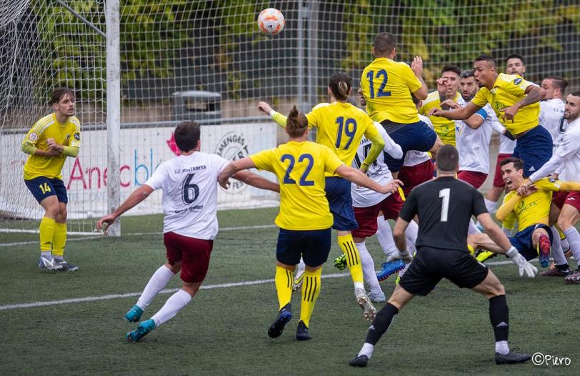 Tercera #RFEF 22-23 (Grup 5). UE CASTELLDEFELS - CF MONTAÑESA: 3-4. Inici fatídic I 'festival' golejador