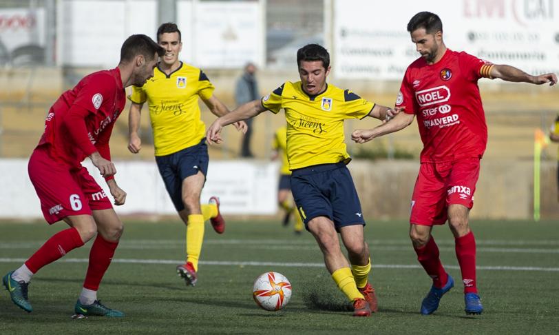 Tercera #RFEF 21-22 (Grup 5). UE CASTELLDEFELS - UE OLOT: 0-1. Decideix l'efectivitat del líder