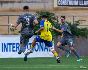 Lliga Elit 25-26. UE CASTELLDEFELS - UE SAN JUAN AT MONTCADA: 0-2. Primera derrota local de la temporada