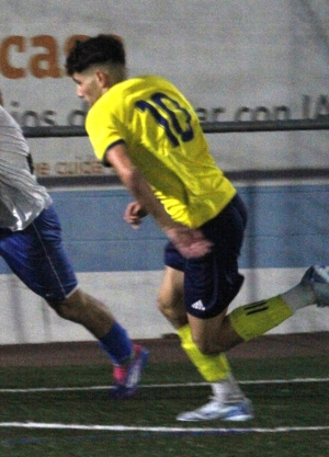 EL JUVENIL ADRI GARCÍA DEBUTA AMB EL PRIMER EQUIP
