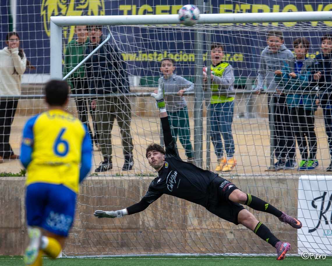 Lliga Elit 25-26. UE CASTELLDEFELS - CF POBLA DE MAFUMET: 0-0. El duel de capdavanters acaba sense gols