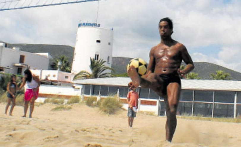 RONALDINHO ES VINCULA A LA UE CASTELLDEFELS