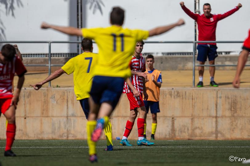 Tercera #RFEF 22-23. Jornada 3. UE CASTELLDEFELS - GIRONA FC 'B': 1-0. Els tres primers, al 'sarró'