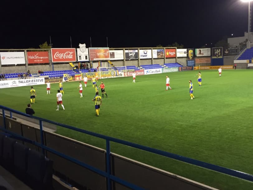 Tercera Divisió. Jornada 8. PALAMÓS CF - UE CASTELLDEFELS: 0-0. Primer punt de la temporada a domicili